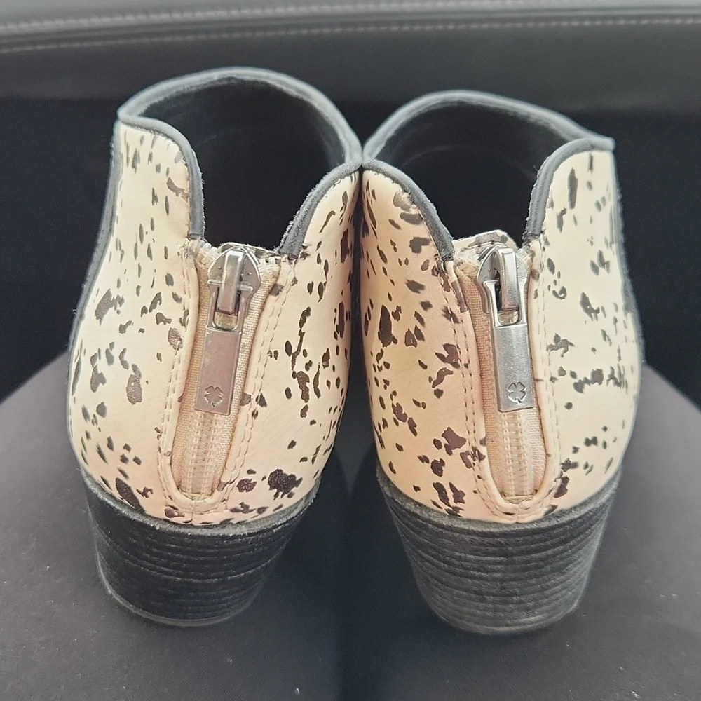 Lucky Brand Nasoni Black Cream Ankle Booties sz 8 Faux‎ Leather Zip Up Comfort